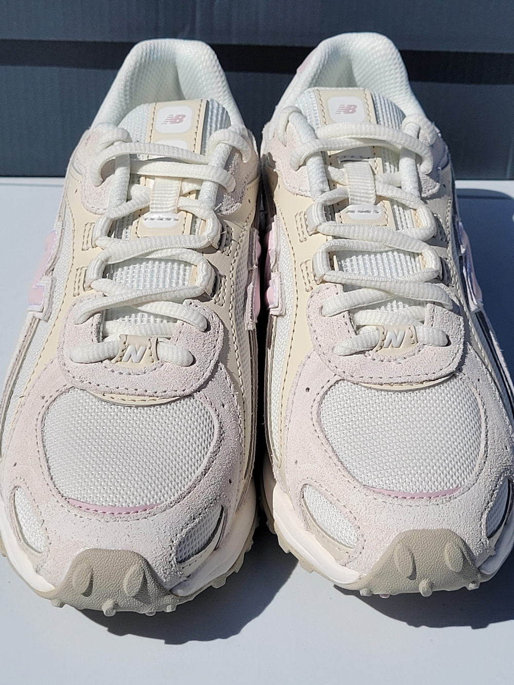 YOUTH/WOMENS 5.5Y/7W NEW BALANCE 204L ATHLETIC/ RUNNING SHOE– WHITE/PINK – NIB - Picture 2 of 7